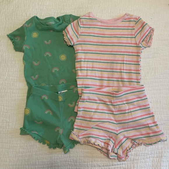 MATCHING SETS! 💗🌸 - Picture 2 of 3